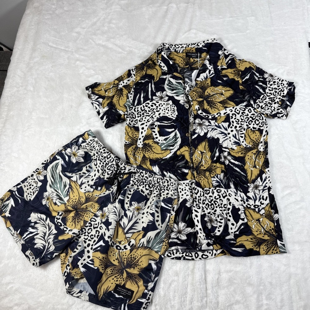 Vacancy Co. Australia Men's Cheetah set Rayon Shirt and Quick Dry Shorts Size S